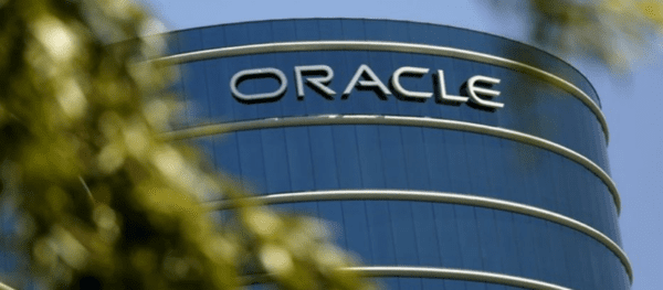 Oracle-to-Buy-Web-Service-Provider-Dyn.png