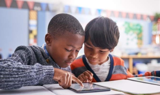 When AI Tutoring Helps - Timing Support Around the Learner