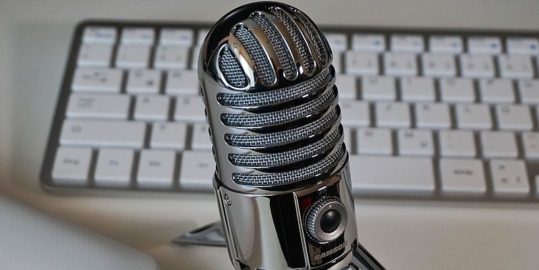 microphone-2469293_960_720-e1537541305772.jpg